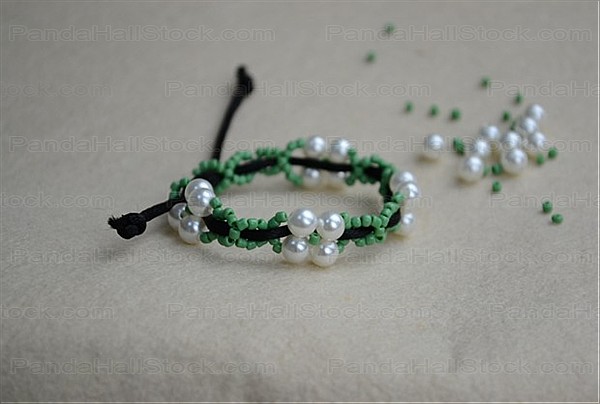 how to make bracelets with string and beads step5